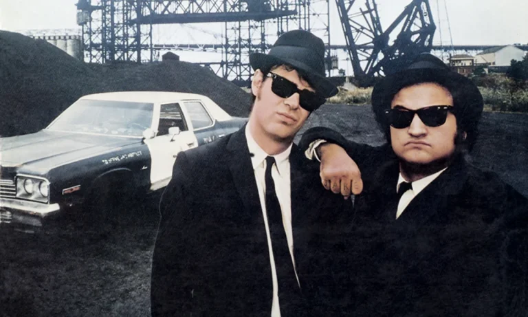 تصویر جیک و الوود در فیلم Blues Brothers؛ نماد برادری و مأموریت مشترک
