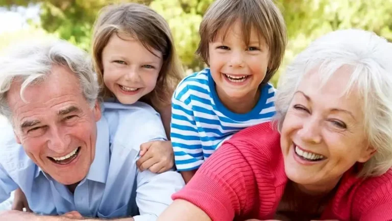 پدربزرگ‌ها و مادربزرگ‌ها در اجتماع، حمایت عاطفی و تعیین مرزهای خانوادگی