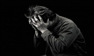 نبرد با شادی در اکنون | سوگ و کشش گرانشی گذشته